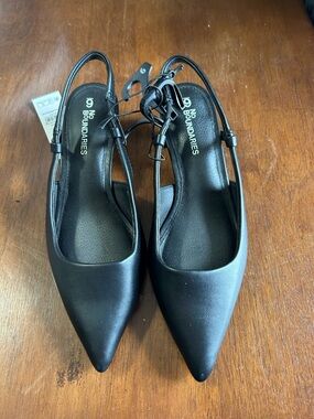 No Boundaries Black Pointed Slingback Heels Size 6 NWT